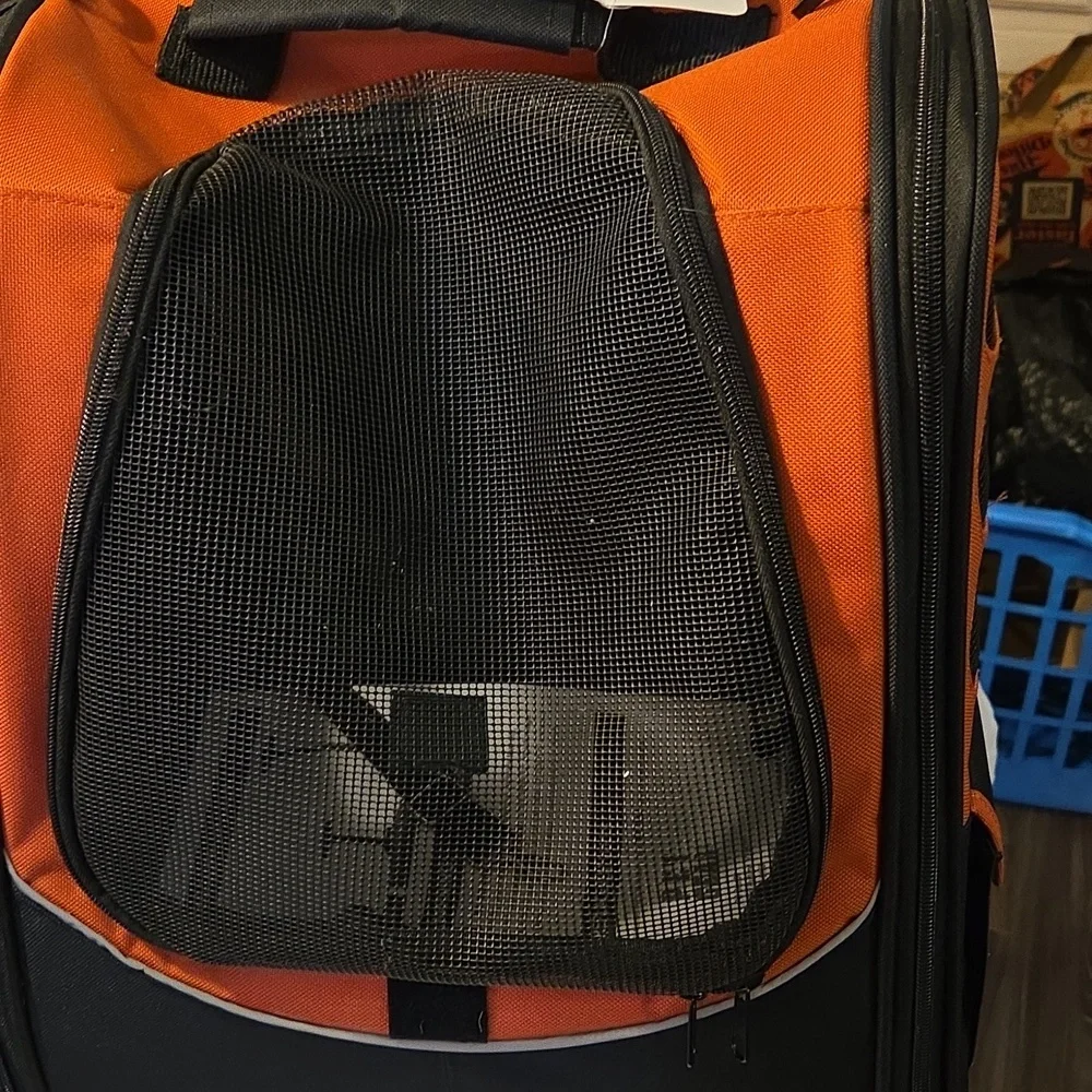 Pet Gear Orange and Black Pet Carrier I-GO2 ESCORT